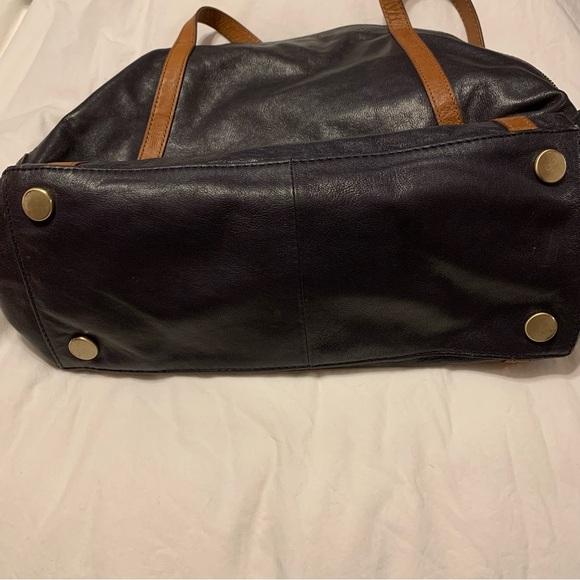 Fossil Leather Shoulder Bag - Picture 7 of 13